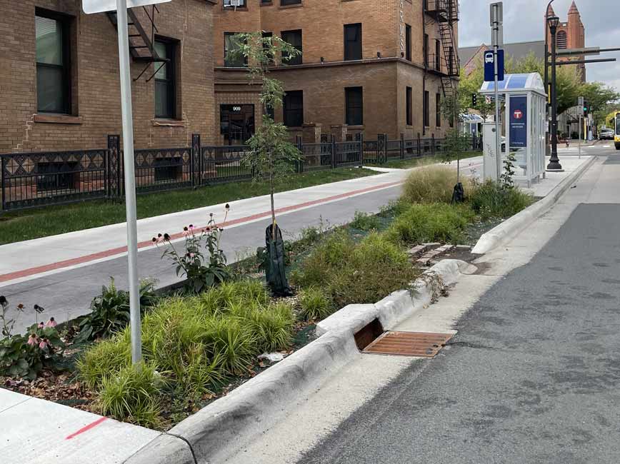 Franklin Ave W street view with boulevard garden