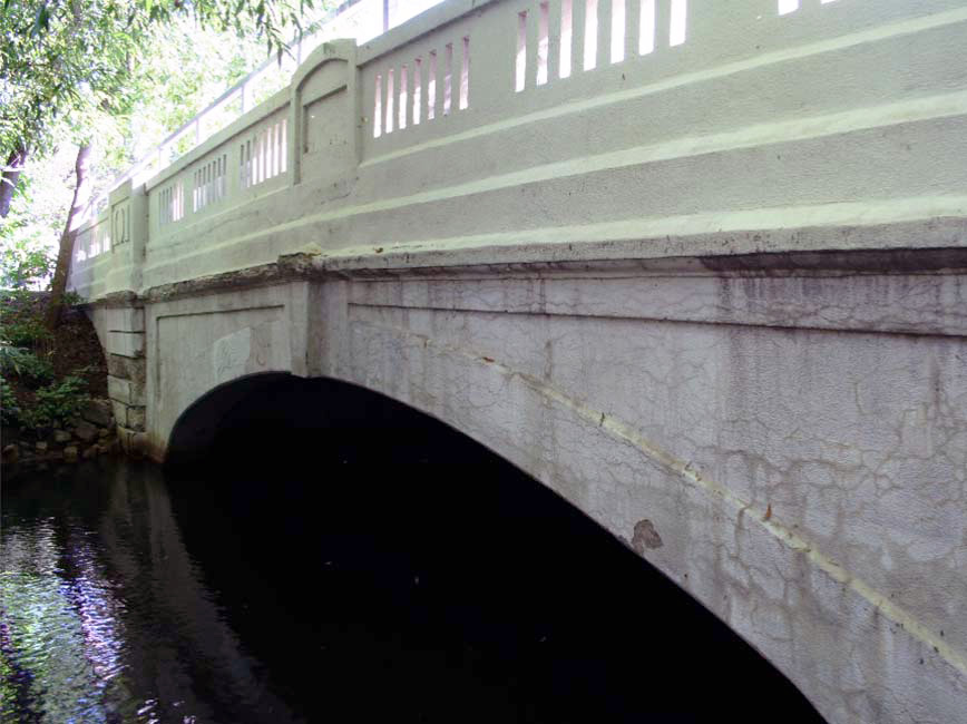 Nokomis Ave bridge over Minnehaha Creek view from the side